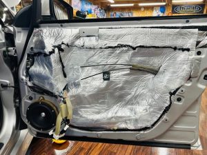 リーフ　ze1 カーオーディオ　サブウーハー　パワードウーハー　ウーハー　アンプ内蔵　dsp 3way マルチ　8インチ　アンプ内蔵ウーハー　Bluetooth5.0 Bluetooth5.1 ブルーツース　Mercury Car Audio デジタル入力　デッドニング　断熱　防音　制振　静音　調音　ドアのデッドニング　stp 2way セパレート　ドアスピーカー　インナーバッフル