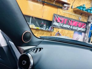 nd ロードスター　マツダ純正ボーズ　bose ボーズサウンド　スピーカー交換　ツイーター交換　サブウーハー　デッドニング　音質　カーオーディオ　Mercury Car Audio ツイーター埋込　埋込取付　HOT WIRED