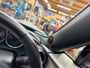 nd ロードスター　マツダ純正ボーズ　bose ボーズサウンド　スピーカー交換　ツイーター交換　サブウーハー　デッドニング　音質　カーオーディオ　Mercury Car Audio ツイーター埋込　埋込取付　HOT WIRED