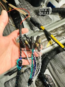 nd nc nb na ロードスター mazda マツダ　bose boseなし　ボーズ　ウーハー　スピーカー交換　カーオーディオ　音質　マツコネ　ツイーター　dsp プロセッサー　タイムアライメント　イコライザー　クロスオーバー　Bluetooth iPhone パワードウーハー　デッドニング　埋込　コントローラー　アンプ内蔵　dsp内蔵　dsp8.4hd Mercury Car Audio　バッ直　電源　金メッキ　端子