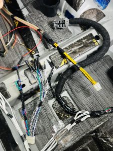 nd nc nb na ロードスター mazda マツダ　bose boseなし　ボーズ　ウーハー　スピーカー交換　カーオーディオ　音質　マツコネ　ツイーター　dsp プロセッサー　タイムアライメント　イコライザー　クロスオーバー　Bluetooth iPhone パワードウーハー　デッドニング　埋込　コントローラー　アンプ内蔵　dsp内蔵　dsp8.4hd Mercury Car Audio　バッ直　電源　金メッキ　端子