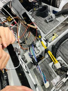 nd nc nb na ロードスター mazda マツダ　bose boseなし　ボーズ　ウーハー　スピーカー交換　カーオーディオ　音質　マツコネ　ツイーター　dsp プロセッサー　タイムアライメント　イコライザー　クロスオーバー　Bluetooth iPhone パワードウーハー　デッドニング　埋込　コントローラー　アンプ内蔵　dsp内蔵　dsp8.4hd Mercury Car Audio　バッ直　電源　金メッキ　端子
