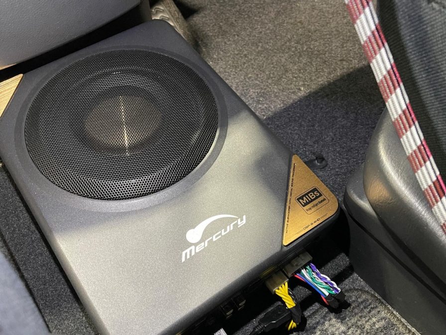 軽自動車にも最適な、オールインワンカーオーディオ・DSP+4chアンプ内蔵のパワードウーハーのご紹介:Mercury Car Audio DSP8.4HD