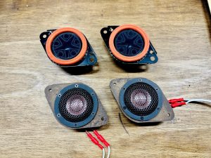 80ハリアー　ハリアー　jbl トヨタ純正　インパネ　センタースピーカー　　スピーカー交換　ダッシュ両サイド　スコーカー　ミッドレンジ　ミッドハイ　中高音　ツイーター　ダッシュスピーカー　2インチ　ワイドレンジドライバー　フルレンジ　コアキシャル　マークレビンソン　bose 40アルファード　音質向上　音質改善　カーオーディオ　ディスプレイオーディオ　CarPlay 通販　FX-101 FORMULA-X Audible Physics