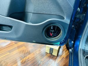 カングー　スピーカー交換　カーオーディオ　kangoo ルノー　renault 音質向上　ドアスピーカー　ツイーター　埋込　アンドロイドナビ　デッドニング　断熱　遮熱　防音　防振　静音　調音　整音　インナーバッフル　アウターバッフル　ツイーター埋込　セパレート 2way Mercury Car Audio マーキュリーカーオーディオ ホットワイヤード　名古屋　カーオーディオ専門店　でカングー