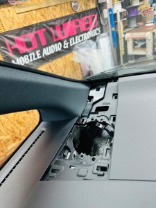 40系　ヴェルファイア　アルファード　アルヴェル　カーオーディオ　スピーカー交換　音質向上　センタースピーカー　ダッシュボード　インパネ　ミッドレンジ　jbl 8スピーカー　10スピーカー　15スピーカー　音質向上　スピーカー交換　ツイーター　コアキシャル　ウーハー　サブウーハー　音調整　dsp イコライザー　カーオーディオ専門店　alphard velfire 40 30 HOT WIRED FX-101 FORMULA-X Audible Physics　Mercury Car Audio ce-165