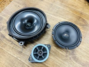 40系　ヴェルファイア　アルファード　アルヴェル　カーオーディオ　スピーカー交換　音質向上　センタースピーカー　ダッシュボード　インパネ　ミッドレンジ　jbl 8スピーカー　10スピーカー　15スピーカー　音質向上　スピーカー交換　ツイーター　コアキシャル　ウーハー　サブウーハー　音調整　dsp イコライザー　カーオーディオ専門店　alphard velfire 40 30 HOT WIRED FX-101 FORMULA-X Audible Physics　Mercury Car Audio ce-165