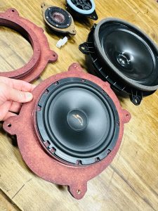 40系　ヴェルファイア　アルファード　アルヴェル　カーオーディオ　スピーカー交換　音質向上　センタースピーカー　ダッシュボード　インパネ　ミッドレンジ　jbl 8スピーカー　10スピーカー　15スピーカー　音質向上　スピーカー交換　ツイーター　コアキシャル　ウーハー　サブウーハー　音調整　dsp イコライザー　カーオーディオ専門店　alphard velfire 40 30 HOT WIRED FX-101 FORMULA-X Audible Physics　Mercury Car Audio ce-165