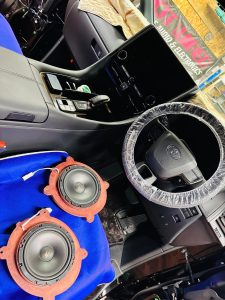 40系　ヴェルファイア　アルファード　アルヴェル　カーオーディオ　スピーカー交換　音質向上　センタースピーカー　ダッシュボード　インパネ　ミッドレンジ　jbl 8スピーカー　10スピーカー　15スピーカー　音質向上　スピーカー交換　ツイーター　コアキシャル　ウーハー　サブウーハー　音調整　dsp イコライザー　カーオーディオ専門店　alphard velfire 40 30 HOT WIRED FX-101 FORMULA-X Audible Physics　Mercury Car Audio ce-165