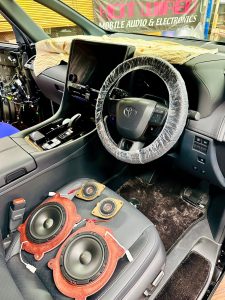 40系　ヴェルファイア　アルファード　アルヴェル　カーオーディオ　スピーカー交換　音質向上　センタースピーカー　ダッシュボード　インパネ　ミッドレンジ　jbl 8スピーカー　10スピーカー　15スピーカー　音質向上　スピーカー交換　ツイーター　コアキシャル　ウーハー　サブウーハー　音調整　dsp イコライザー　カーオーディオ専門店　alphard velfire 40 30 HOT WIRED FX-101 FORMULA-X Audible Physics　Mercury Car Audio ce-165