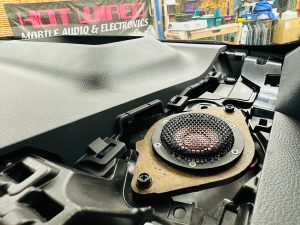 40系　ヴェルファイア　アルファード　アルヴェル　カーオーディオ　スピーカー交換　音質向上　センタースピーカー　ダッシュボード　インパネ　ミッドレンジ　jbl 8スピーカー　10スピーカー　15スピーカー　音質向上　スピーカー交換　ツイーター　コアキシャル　ウーハー　サブウーハー　音調整　dsp イコライザー　カーオーディオ専門店　alphard velfire 40 30 HOT WIRED FX-101 FORMULA-X Audible Physics　Mercury Car Audio ce-165