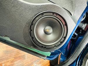 カングー　スピーカー交換　カーオーディオ　kangoo ルノー　renault 音質向上　ドアスピーカー　ツイーター　埋込　アンドロイドナビ　デッドニング　断熱　遮熱　防音　防振　静音　調音　整音　インナーバッフル　アウターバッフル　ツイーター埋込　セパレート 2way Mercury Car Audio マーキュリーカーオーディオ ホットワイヤード　名古屋　カーオーディオ専門店　でカングー　ce165 m62 ce-165