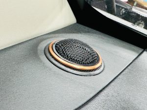 カングー　スピーカー交換　カーオーディオ　kangoo ルノー　renault 音質向上　ドアスピーカー　ツイーター　埋込　アンドロイドナビ　デッドニング　断熱　遮熱　防音　防振　静音　調音　整音　インナーバッフル　アウターバッフル　ツイーター埋込　セパレート 2way Mercury Car Audio マーキュリーカーオーディオ ホットワイヤード　名古屋　カーオーディオ専門店　でカングー　ce165 m62 ce-165