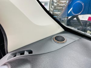 カングー　スピーカー交換　カーオーディオ　kangoo ルノー　renault 音質向上　ドアスピーカー　ツイーター　埋込　アンドロイドナビ　デッドニング　断熱　遮熱　防音　防振　静音　調音　整音　インナーバッフル　アウターバッフル　ツイーター埋込　セパレート 2way Mercury Car Audio マーキュリーカーオーディオ ホットワイヤード　名古屋　カーオーディオ専門店　でカングー　ce165 m62 ce-165