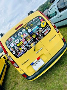 カングージャンボリー　2025 2026 kangoo jambree renault ルノージャポン　ルノー　フリーマーケット　フリマ　初参加　山中湖　車中泊　キャンパー仕様　カーオーディオ　CarPlay カスタム　トレーラー　ヒッチ　ラック　キャリア　スイング　デッドニング　断熱　断熱材　静音　車内の快適化　防音　遮熱
