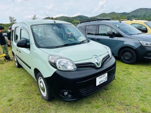 カングージャンボリー　2025 2026 kangoo jambree renault ルノージャポン　ルノー　フリーマーケット　フリマ　初参加　山中湖　車中泊　キャンパー仕様　カーオーディオ　CarPlay カスタム　トレーラー　ヒッチ　ラック　キャリア　スイング　デッドニング　断熱　断熱材　静音　車内の快適化　防音　遮熱