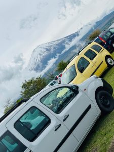 カングージャンボリー　2025 2026 kangoo jambree renault ルノージャポン　ルノー　フリーマーケット　フリマ　初参加　山中湖　車中泊　キャンパー仕様　カーオーディオ　CarPlay カスタム　トレーラー　ヒッチ　ラック　キャリア　スイング　デッドニング　断熱　断熱材　静音　車内の快適化　防音　遮熱