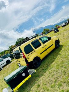 カングージャンボリー　2025 2026 kangoo jambree renault ルノージャポン　ルノー　フリーマーケット　フリマ　初参加　山中湖　車中泊　キャンパー仕様　カーオーディオ　CarPlay カスタム　トレーラー　ヒッチ　ラック　キャリア　スイング　デッドニング　断熱　断熱材　静音　車内の快適化　防音　遮熱　ヒッチキャリア　バーナー　イワタニ