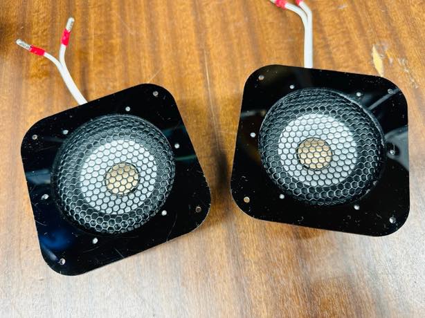 バイクオーディオカスタムの季節になりました　ホンダ ゴールドウイングのスピーカー交換のご紹介