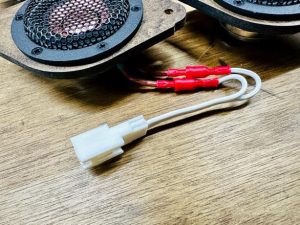 トヨタ純正JBL JBL 純正jbl スピーカー交換　インパネ　ワイドディスパージョン　unity ミッドレンジ　ツイーター　ワイドレンジドライバ　2インチ　ミッドハイ　ツイドラー　センターチャンネル　センタースピーカー　ダッシュ　コアキシャル　3インチ　インピーダンス　抵抗値　位相　フェーズ　音質向上　カーオーディオ 　音質改善　カーオーディオ専門店　名古屋　ホットワイヤード　カムリ　トランク