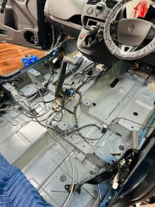 カングー KWK4M　エアコン　防音　断熱　遮熱　断熱　制振　防振　遮音　デッドニング　調音　整音　stp クーラーバッグ化　kangoo エアコンの効きが悪い　暑い　寒い　車内の静音化　カーオーディオ　ロードノイズ