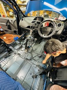 カングー KWK4M　エアコン　防音　断熱　遮熱　断熱　制振　防振　遮音　デッドニング　調音　整音　stp クーラーバッグ化　kangoo エアコンの効きが悪い　暑い　寒い　車内の静音化　カーオーディオ　ロードノイズ