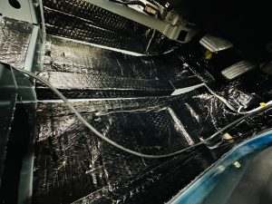 カングー KWK4M　エアコン　防音　断熱　遮熱　断熱　制振　防振　遮音　デッドニング　調音　整音　stp クーラーバッグ化　kangoo エアコンの効きが悪い　暑い　寒い　車内の静音化　カーオーディオ　ロードノイズ