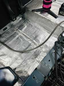 カングー KWK4M　エアコン　防音　断熱　遮熱　断熱　制振　防振　遮音　デッドニング　調音　整音　stp クーラーバッグ化　kangoo エアコンの効きが悪い　暑い　寒い　車内の静音化　カーオーディオ　ロードノイズ