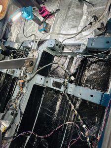 カングー KWK4M　エアコン　防音　断熱　遮熱　断熱　制振　防振　遮音　デッドニング　調音　整音　stp クーラーバッグ化　kangoo エアコンの効きが悪い　暑い　寒い　車内の静音化　カーオーディオ　ロードノイズ