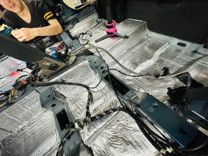 カングー KWK4M　エアコン　防音　断熱　遮熱　断熱　制振　防振　遮音　デッドニング　調音　整音　stp クーラーバッグ化　kangoo エアコンの効きが悪い　暑い　寒い　車内の静音化　カーオーディオ　ロードノイズ