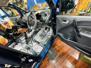 カングー KWK4M　エアコン　防音　断熱　遮熱　断熱　制振　防振　遮音　デッドニング　調音　整音　stp クーラーバッグ化　kangoo エアコンの効きが悪い　暑い　寒い　車内の静音化　カーオーディオ　ロードノイズ