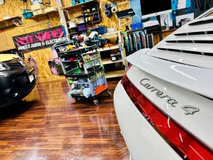 porsche 911 997 996 ポルシェ　オーディオ　カーオーディオ　スピーカー交換　センタースピーカー　スコーカー　ミッドレンジ　ミッドベース　ウーハー　ツイーター　音質　3way bose 純正ボーズ　ボーズサウンド　ブルメスター　burmester 名古屋　カーオーディオ専門店　ホットワイヤード　2インチ　ワイドレンジ　FX-101 FORMULA-X