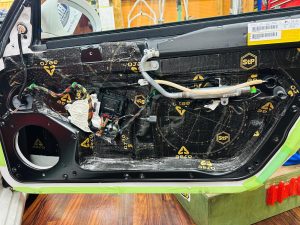 porsche 911 997 996 ポルシェ　オーディオ　カーオーディオ　スピーカー交換　センタースピーカー　スコーカー　ミッドレンジ　ミッドベース　ウーハー　ツイーター　音質　3way bose 純正ボーズ　ボーズサウンド　ブルメスター　burmester 名古屋　カーオーディオ専門店　ホットワイヤード　2インチ　ワイドレンジ　FX-101 FORMULA-X