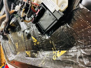 porsche 911 997 996 ポルシェ　オーディオ　カーオーディオ　スピーカー交換　センタースピーカー　スコーカー　ミッドレンジ　ミッドベース　ウーハー　ツイーター　音質　3way bose 純正ボーズ　ボーズサウンド　ブルメスター　burmester 名古屋　カーオーディオ専門店　ホットワイヤード　2インチ　ワイドレンジ　FX-101 FORMULA-X