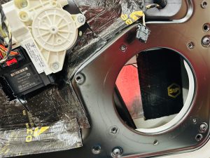 porsche 911 997 996 ポルシェ　オーディオ　カーオーディオ　スピーカー交換　センタースピーカー　スコーカー　ミッドレンジ　ミッドベース　ウーハー　ツイーター　音質　3way bose 純正ボーズ　ボーズサウンド　ブルメスター　burmester 名古屋　カーオーディオ専門店　ホットワイヤード　2インチ　ワイドレンジ　FX-101 FORMULA-X