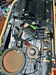 porsche 911 997 996 ポルシェ　オーディオ　カーオーディオ　スピーカー交換　センタースピーカー　スコーカー　ミッドレンジ　ミッドベース　ウーハー　ツイーター　音質　3way bose 純正ボーズ　ボーズサウンド　ブルメスター　burmester 名古屋　カーオーディオ専門店　ホットワイヤード　2インチ　ワイドレンジ　FX-101 FORMULA-X