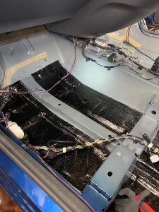 カングー KWK4M　エアコン　防音　断熱　遮熱　断熱　制振　防振　遮音　デッドニング　調音　整音　stp クーラーバッグ化　kangoo エアコンの効きが悪い　暑い　寒い　車内の静音化　カーオーディオ　ロードノイズ