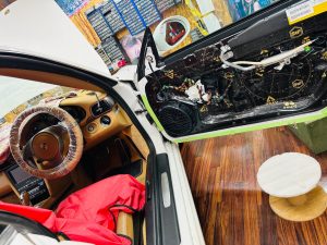 porsche 911 997 996 ポルシェ　オーディオ　カーオーディオ　スピーカー交換　センタースピーカー　スコーカー　ミッドレンジ　ミッドベース　ウーハー　ツイーター　音質　3way bose 純正ボーズ　ボーズサウンド　ブルメスター　burmester 名古屋　カーオーディオ専門店　ホットワイヤード　2インチ　ワイドレンジ　FX-101 FORMULA-X