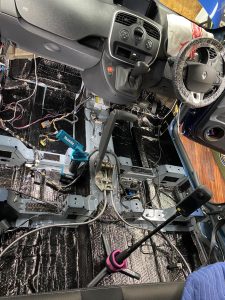 カングー KWK4M　エアコン　防音　断熱　遮熱　断熱　制振　防振　遮音　デッドニング　調音　整音　stp クーラーバッグ化　kangoo エアコンの効きが悪い　暑い　寒い　車内の静音化　カーオーディオ　ロードノイズ