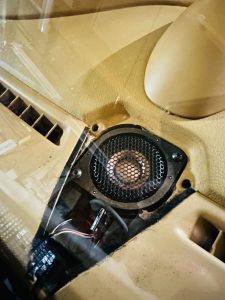 porsche 911 997 996 ポルシェ　オーディオ　カーオーディオ　スピーカー交換　センタースピーカー　スコーカー　ミッドレンジ　ミッドベース　ウーハー　ツイーター　音質　3way bose 純正ボーズ　ボーズサウンド　ブルメスター　burmester 名古屋　カーオーディオ専門店　ホットワイヤード　2インチ　ワイドレンジ　FX-101 FORMULA-X