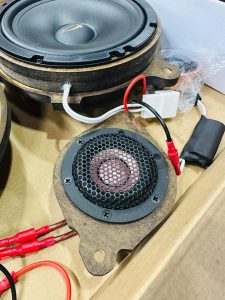 MAZDA CX-5 CX-8 CX-60 CX-80 CX-30 CX-3 ND NC NE ロードスターマツダ純正　ボーズ　ボーズサウンド　bose スピーカー交換　ツイーター　ウーハー　センタースピーカー　音質向上　音質改善　通販　スピーカーアップグレード　抵抗値　インピーダンス　カーオーディオ　カーオーディオ専門店　Mercury Car Audio ホットワイヤード　名古屋　マツコネ　マツダコネクト　位相　フェーズ　最適化　音調整　デッドニング