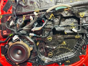 MAZDA CX-5 CX-8 CX-60 CX-80 CX-30 CX-3 ND NC NE ロードスターマツダ純正　ボーズ　ボーズサウンド　bose スピーカー交換　ツイーター　ウーハー　センタースピーカー　音質向上　音質改善　通販　スピーカーアップグレード　抵抗値　インピーダンス　カーオーディオ　カーオーディオ専門店　Mercury Car Audio ホットワイヤード　名古屋　マツコネ　マツダコネクト　位相　フェーズ　最適化　音調整　デッドニング