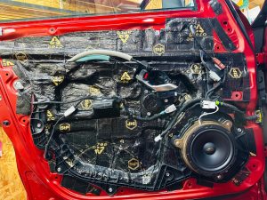 MAZDA CX-5 CX-8 CX-60 CX-80 CX-30 CX-3 ND NC NE ロードスターマツダ純正　ボーズ　ボーズサウンド　bose スピーカー交換　ツイーター　ウーハー　センタースピーカー　音質向上　音質改善　通販　スピーカーアップグレード　抵抗値　インピーダンス　カーオーディオ　カーオーディオ専門店　Mercury Car Audio ホットワイヤード　名古屋　マツコネ　マツダコネクト　位相　フェーズ　最適化　音調整　デッドニング