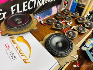レクサス純正
　Mark Levinson マークレビンソン　lexus rx350 rx500 ls500 ls600 lc500 nx350 nx500 es is300 is500 lx570 lm Mercury Car Audio ce165　スピーカー交換　センタースピーカー　ダッシュボード　インパネ　Unityスピーカー　unity ツイーター　ウーハー　音質向上　音質改善　ワイドレンジ　フルレンジ　ミッドレンジ　スコーカー　インピーダンス　フェーズ　位相　抵抗値　FX-101 FORMULA-X マーキュリー　通販　プラグアンドプレイ