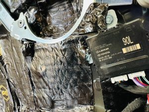 レクサス純正 　Mark Levinson マークレビンソン　lexus rx350 rx500 ls500 ls600 lc500 nx350 nx500 es is300 is500 lx570 lm Mercury Car Audio ce165　スピーカー交換　センタースピーカー　ダッシュボード　インパネ　Unityスピーカー　unity ツイーター　ウーハー　音質向上　音質改善　ワイドレンジ　フルレンジ　ミッドレンジ　スコーカー　インピーダンス　フェーズ　位相　抵抗値　FX-101 FORMULA-X マーキュリー　通販　プラグアンドプレイ　デッドニング　整音　調音