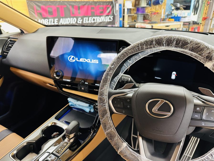 LEXUS NX レクサス純正マークレビンソンのスピーカー交換による音質向上：ダッシュボード上の３台のUnityスピーカーをアップグレードする方法