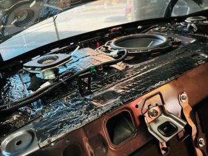 レクサス　マークレビンソン　スピーカー交換　サブウーハー　ウーハー　ツイーター　カーオーディオ　音質　低音　高音　LEXUS UNITY スピーカー RCF LX LS LC RX NX IS ES MARK LEVINSON マクレビ　ハイエンドカーオーディオ　インナーバッフル　車種別専用　通販　インナーバッフル　デッドニング