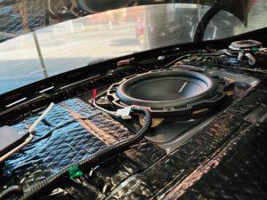 レクサス　マークレビンソン　スピーカー交換　サブウーハー　ウーハー　ツイーター　カーオーディオ　音質　低音　高音　LEXUS UNITY スピーカー RCF LX LS LC RX NX IS ES MARK LEVINSON マクレビ　ハイエンドカーオーディオ　インナーバッフル　車種別専用　通販　インナーバッフル　デッドニング