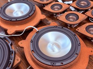 LEXUS MARK LEVINSON UNITY RX LX LS LC RC LX GX IS ES LBX レクサス　マークレビンソン　マクレビ　スピーカー交換　スピーカー　アップグレード　キット　車種別　通販　ポン付　プラグアンドプレイ　インナーバッフル　ハーネスキット　最適化　インピーダンス　HOT WIRED カーオーディオ　音質