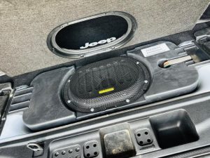 ジープ　ラングラー　jl wrangler jeep kicker rockford all weather サブウーハー　スピーカー交換　ダッシュボード　ツイーター　ミッドレンジ　サウンドバー　リアスピーカー　キッカー　2インチ　3インチ　8cm 10cm フルレンジ　ワイドレンジ　コアキシャル　カーオーディオ　HOT WIRED Mercury Car Audio FORMULA-X FX-101 2inch wide range driver 薄型ウーハー　純正アルパイン　alpine　音質向上